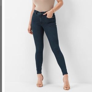Express - NWT - Mid Rise ankle Jegging - dark wash. Size 8 short